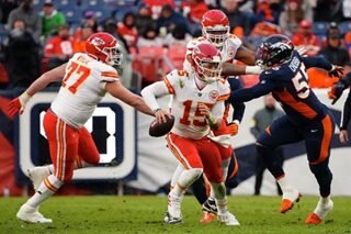 Chiefs edge Broncos to sustain hopes of NFL top seed