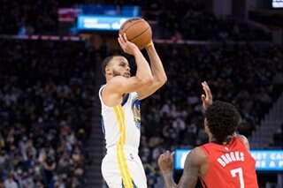 NBA: Curry’s buzzer-beater sends Warriors past Rockets