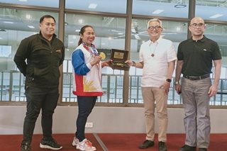 Hidilyn still determined to get management degree