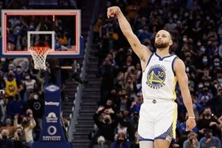 Warriors guard Curry gets new foot injury look in two weeks