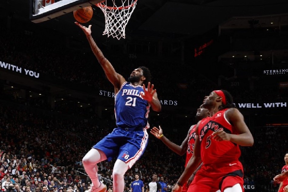 Joel Embiid (21) of the Philadelphia 76ers drives to the basket during the game against the Toronto Raptors at the Scotiabank Arena. Vaughn Ridley, NBAE via Getty Images/AFP