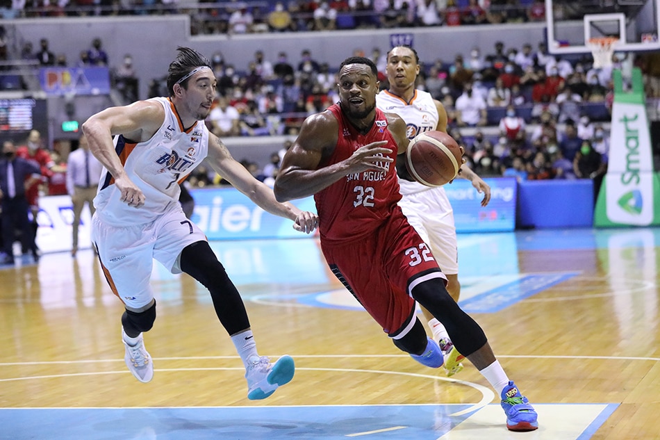 Justin Brownlee of Barangay Ginebra drives against the Meralco defense in Game 5 of the 2021 PBA Governors' Cup Finals. PBA Media Bureau.