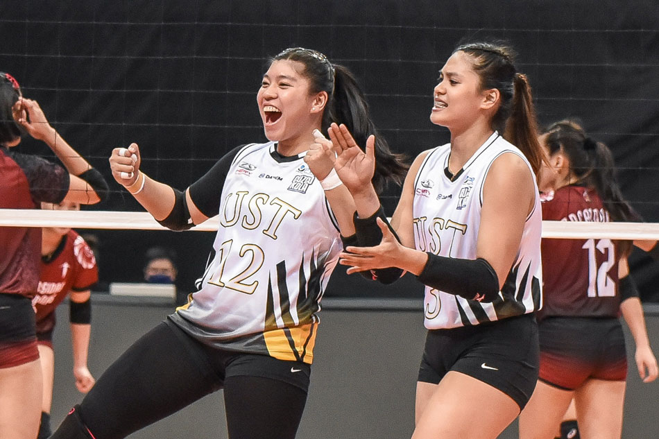 KC Galdones (12) and Ysa Jimenez (3) combined for just four points in UST's loss to UP. UAAP Media.