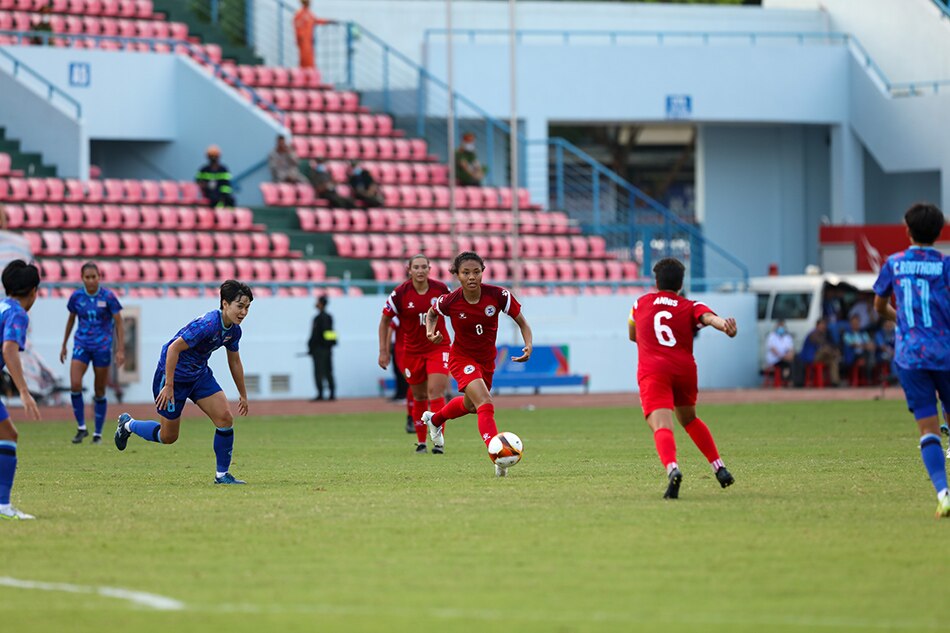 The Philippines' Sarina Bolden (8) in action against Thailand in their semifinal match in the 31st Southeast Asian Games. PWNT/Raymond Braganza.