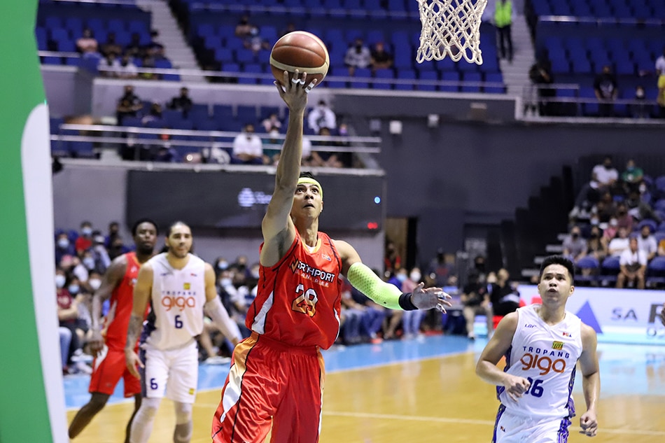 Despite his advanced age, Santos continues to be productive on the court for NorthPort. PBA Media Bureau/file