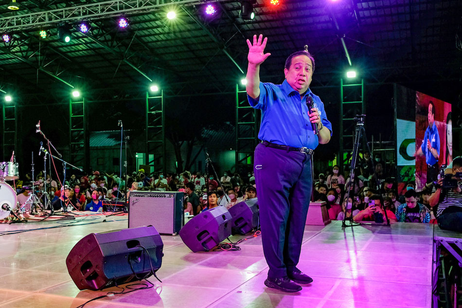 Sen. Richard “Dick” Gordon attends the Leni - Kiko People’s Rally held at the General Trias Sports Park in Cavite on March 4, 2022. George Calvelo, ABS-CBN News/File 