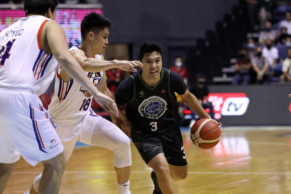 Juami Tiongson (3) and the TerraFirma Dyip have all the tools to be a contender, says NLEX coach Yeng Guiao. PBA Images.