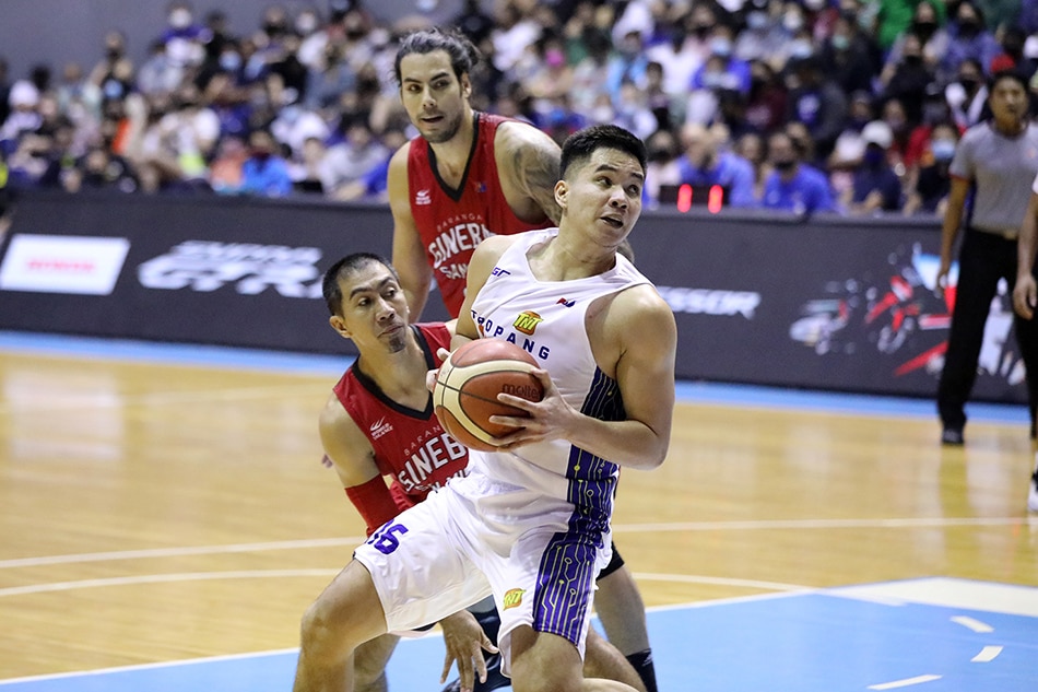 TNT's Roger Pogoy in action against Barangay Ginebra in the 2022 PBA Philippine Cup. PBA Images.