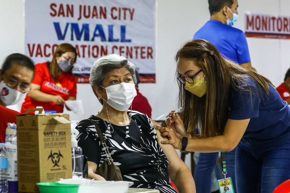  San Juan City rolls out its second booster shots against COVID-19 for senior citizens and medical frontliners at the Vmall Greenhills vaccination site on May 20, 2022. Jire Carreon, ABS-CBN News