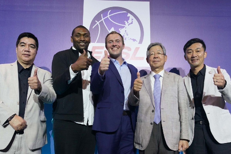 NBA great Metta World Peace grace the EASL drawing of lots Tuesday as he joins (from left) PBA commissioner Willie Marcial, EASL CEO Matt Beyer, KBL commissioner Kim Hee Ok, and B. League chairman Shinji Shimada. File photo. Handout.