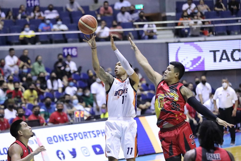 Meralco guard Chris Newsome takes a shot against San Miguel Beer. PBA Images.