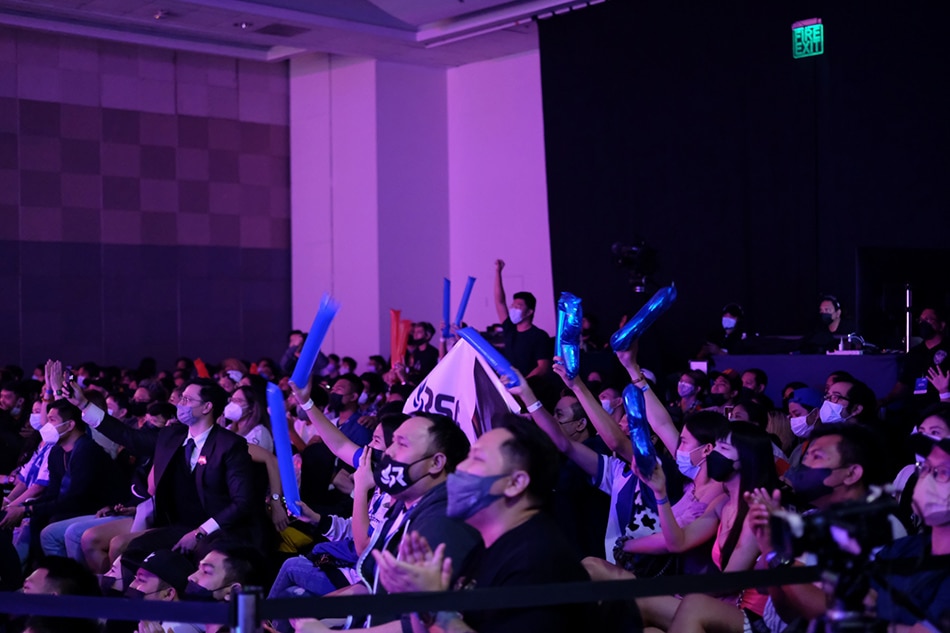 The crowd cheers for RSG Philippines, as they win the MPL Season 9 title over Omega Esports. Courtesy: MPL Philippines.