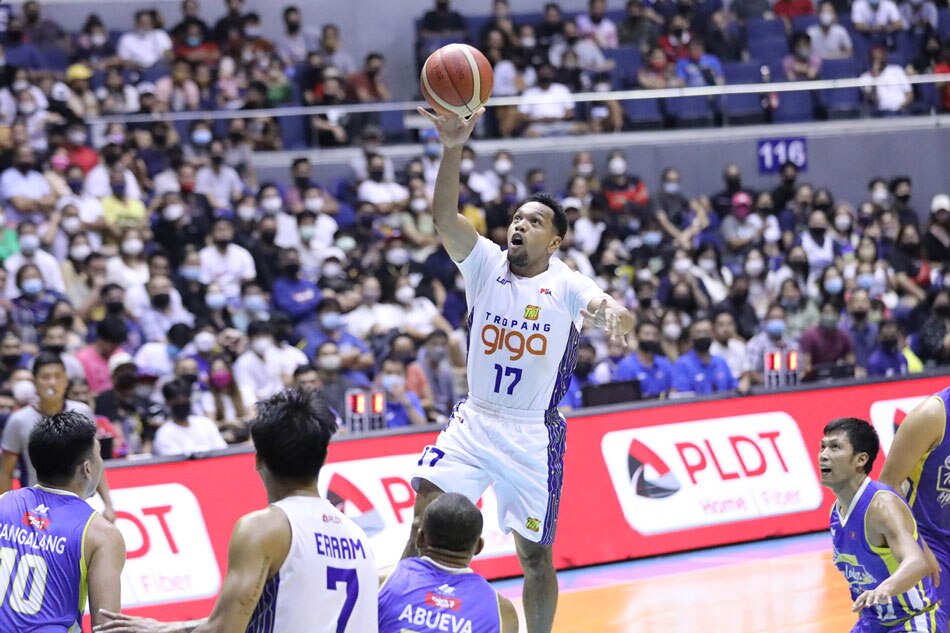 TNT's Jayson Castro in action against Magnolia in the PBA Philippine Cup semifinals. PBA Images.