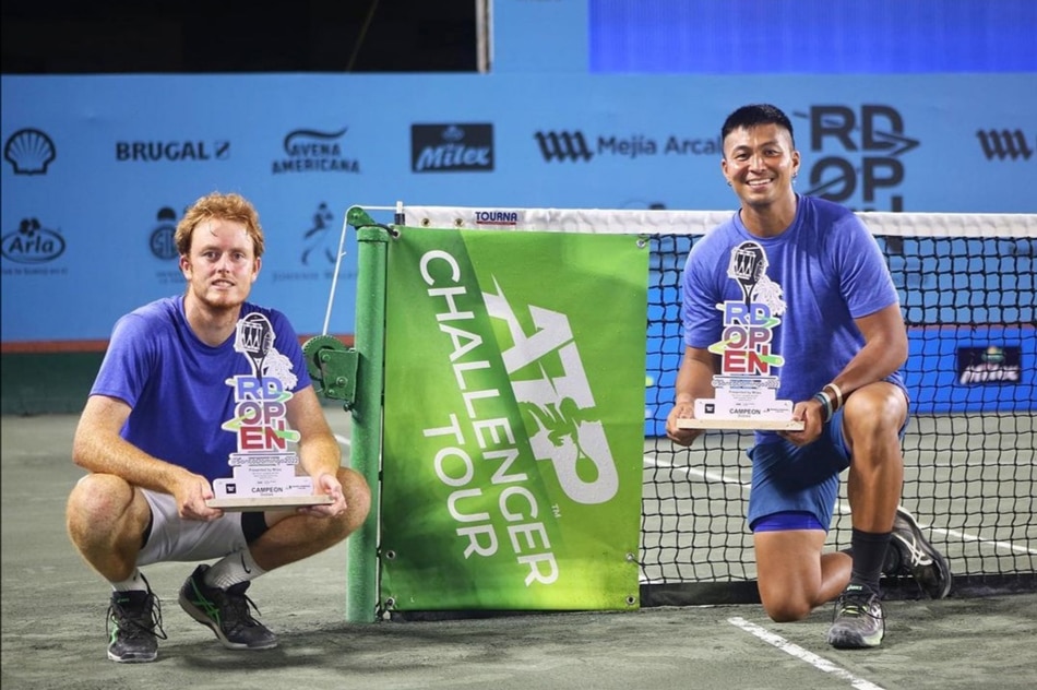 Reese Stalder of the United States and Ruben Gonzales of the Philippines. Photo courtesy of República Dominicana Open 2022 on Instagram.