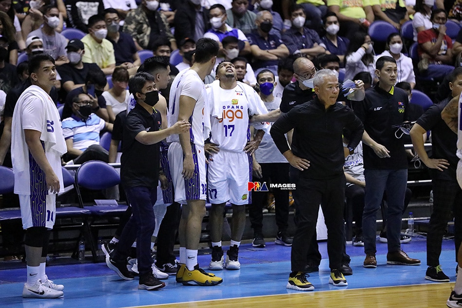 TNT's Castro uncertain for Game 6 after ankle sprain | ABS-CBN News