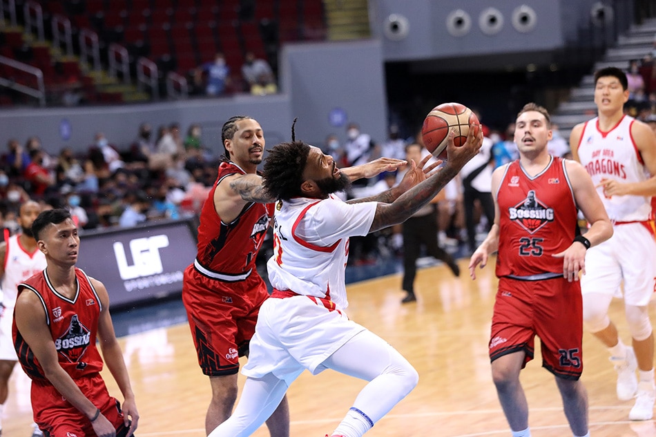 Myles Powell of the Bay Area Dragons is defended by Rashawn McCarthy of the Blackwater Bossing in their 2022 PBA Commissioner's Cup game at the Mall of Asia Arena on September 21, 2022. PBA Images