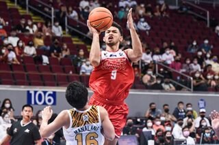 UAAP: Elbow from UST's Faye 'wakes up' UE's Pagsanjan