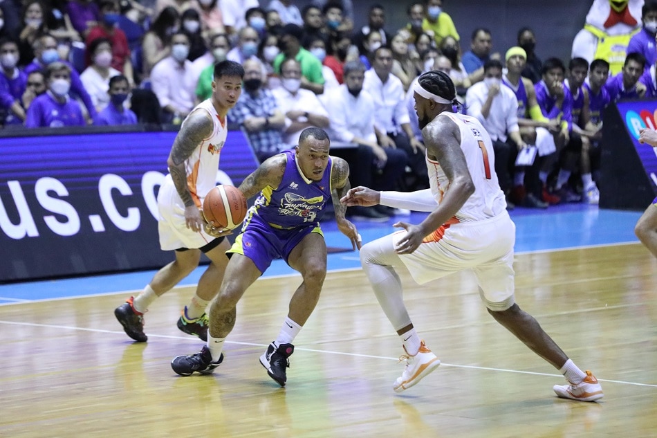 Powell, Bay Area unseat Magnolia for No. 1 spot in PBA