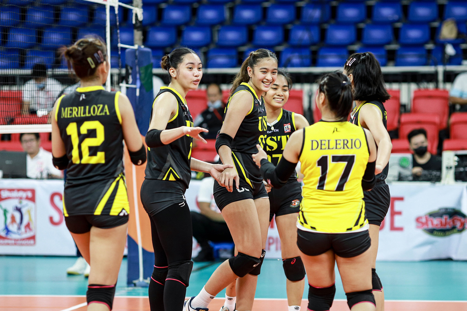 The UST Tigresses swept Pool B to advance to the second round. SSL photo.