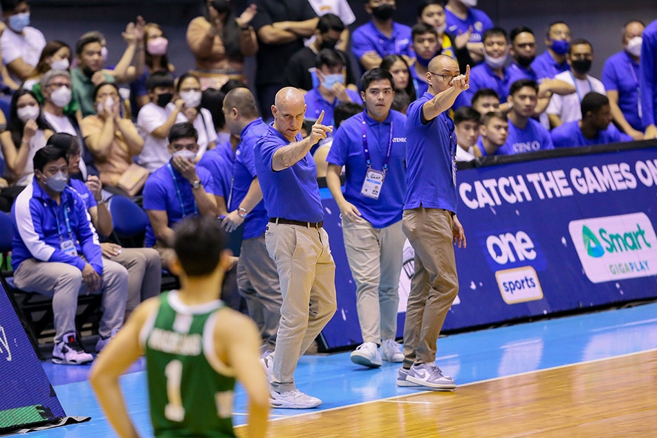 The Ateneo Blue Eagles battle it out against the La Salle Green Archers in the University Athletic Association of the Philippines (UAAP) Season 85 men’s basketball tournament held at the Araneta Coliseum in Quezon City on November 5, 2022. George Calvelo, ABS-CBN News
