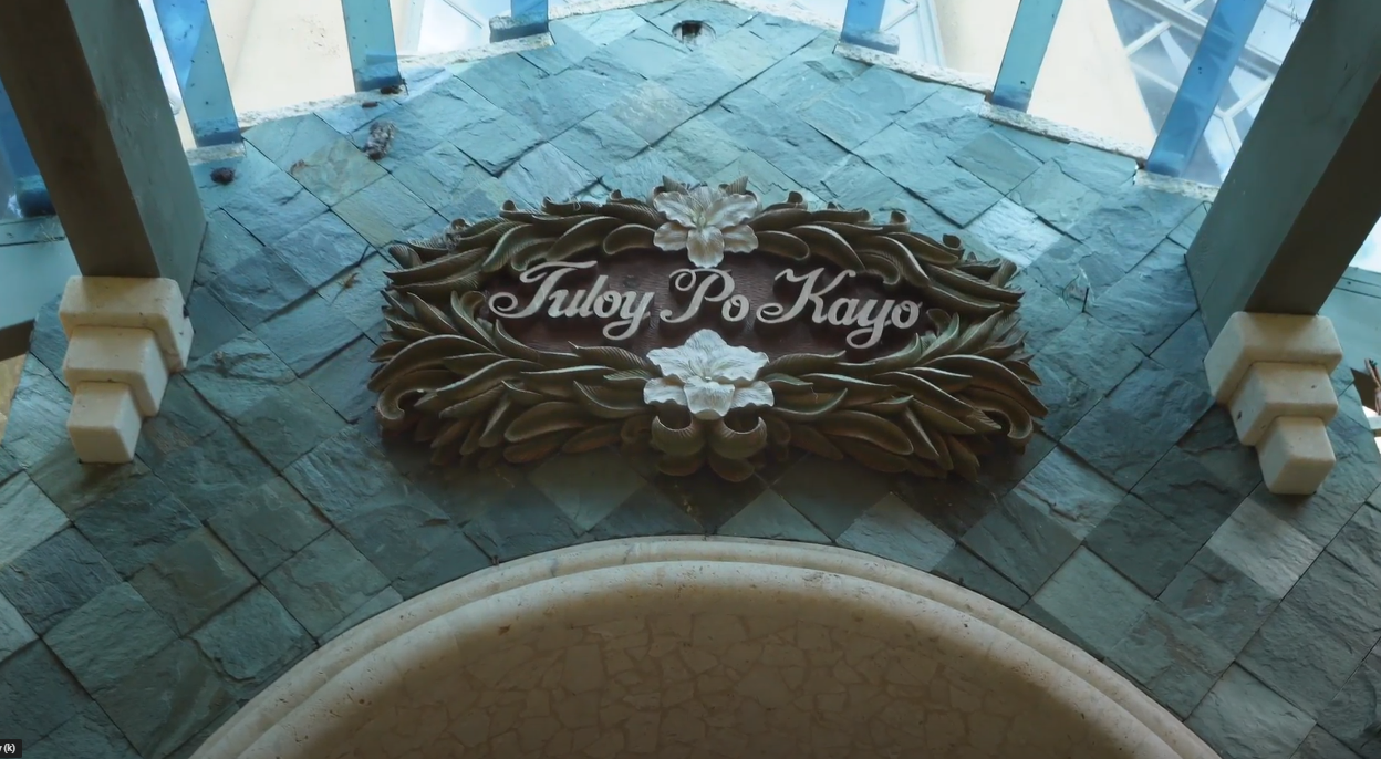 'Tuloy Po Kayo' sign at the gate of a $25 million mansion being sold in Orlando by Fil-Am