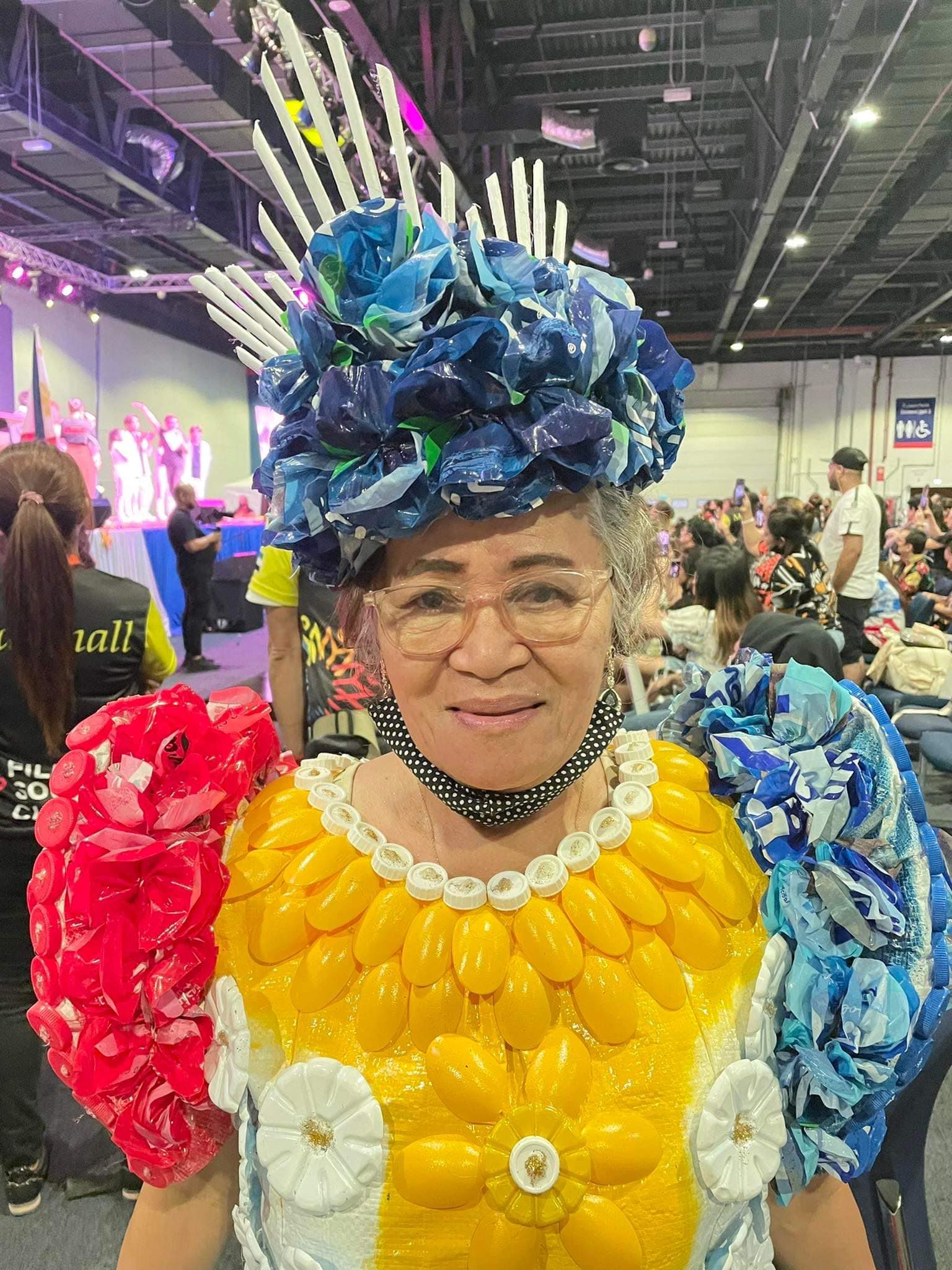 Senior citizen panalo sa costume contest
