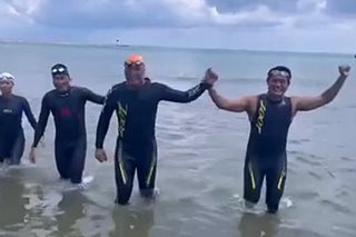'Pinoy Aquaman' conquers Lake Michigan