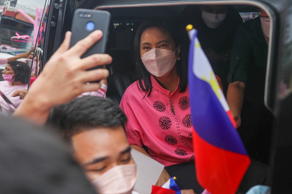 Vice President Leni Robredo greets supporters mostly clad in pink during her visit at the Guagua Municipal Hall in Guagua, Pampanga officials on Feb. 3, 2022. OVP/ Handout