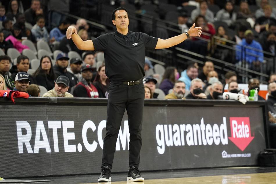 Miami Heat head coach Erik Spoelstra signals to players during the first half against the San Antonio Spurs at AT&T Center. Scott Wachter, USA TODAY Sports/Reuters.