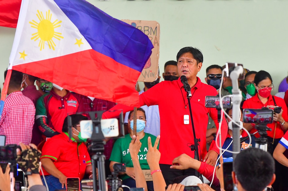 Presidential aspirant Bongbong Marcos Jr. campaigns in Guiginto, Bulacan on March 8, 2022. Mark Demayo, ABS-CBN News.