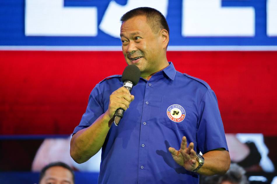 Former senator JV Ejercito addresses the crowd during the proclamation rally of presidential aspirant, Senator Panfilo “Ping” Lacson and his running-mate, Senator Vicente “Tito” Sotto III at the Imus City Grandstand in Cavite on Feb. 8, 2022. George Calvelo, ABS-CBN News/File