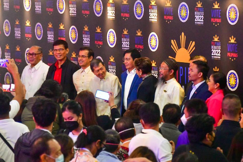Nine presidential candidates pose for photos after the #PilipinasDebates2022: The Turning Point- The 2nd Presidential Debate at the Sofitel Tent in Pasay City on April 3, 2022. Mark Demayo, ABS-CBN News