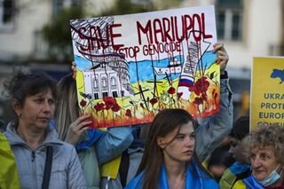 Mariupol 'continues to resist': Ukrainian president