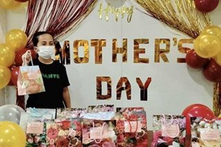 Moms in airports receive Mother's Day present