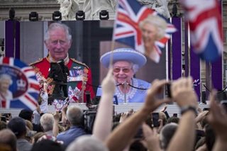 Queen Elizabeth II ends historic jubilee with vow to carry on