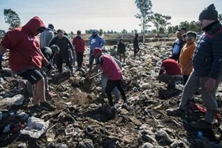 Thousands of dollars found at Argentina dump
