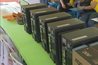 Mga computer, papel hatid sa paaralan sa Leyte