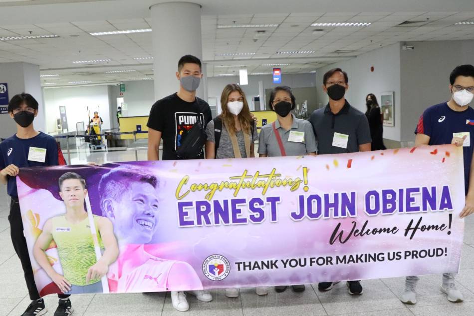LOOK: EJ Obiena back in Manila after successful season 1