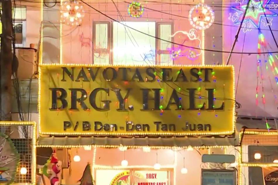 Christmas display at bazaar sa Navotas, patok sa mga bisita