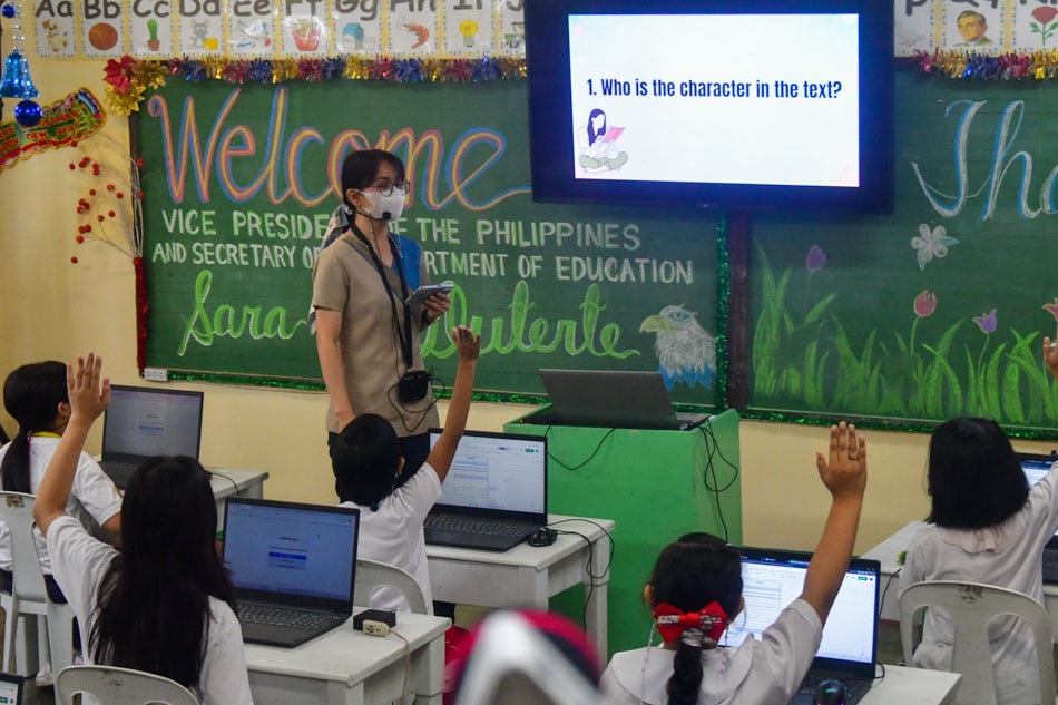 DepEd won't ban Christmas decorations in classrooms – Filipino News