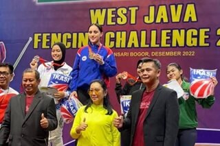 Juliana Gomez takes fencing gold in Indonesia