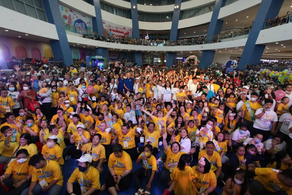 SM Cares reiterates support for 'mga Natatanging Nilalang' at 2023 Happy Walk for Down Syndrome led by DSAPI. Photo source: SM Cares
