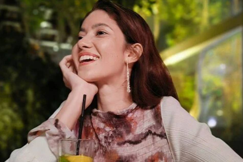 Photo source: vivo Philippines website [LINK OUT 'website': https://www.vivo.com/en/products/param/v27e