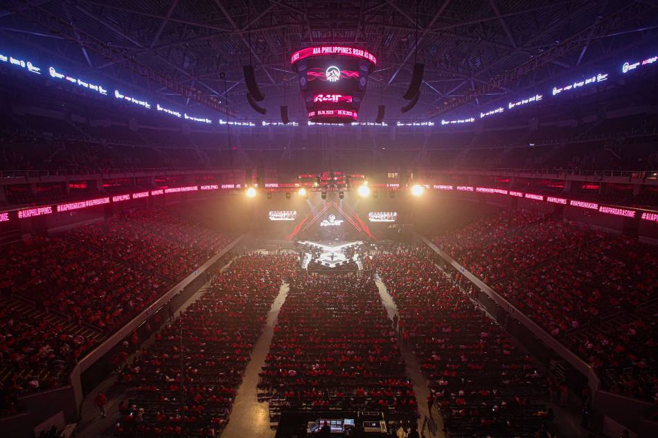 In a show of force, thousands of members of the AIA community from all five companies filled the Mall of Asia Arena in a sea of red on May 16 for the exclusive AIA PH concert billed 'Roar As One'. Photo source: AIA Philippines Group