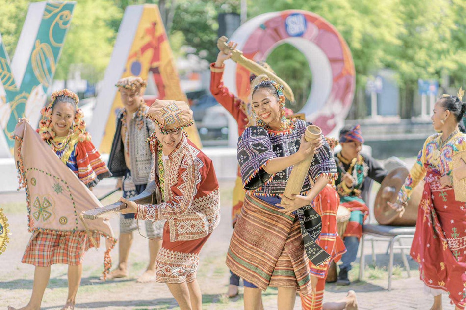 Experience the Kadayawan feasts, treats, and beats in SM Lanang and SM City Davao where a world of colors meets style and culture. Photo source: SM Supermalls