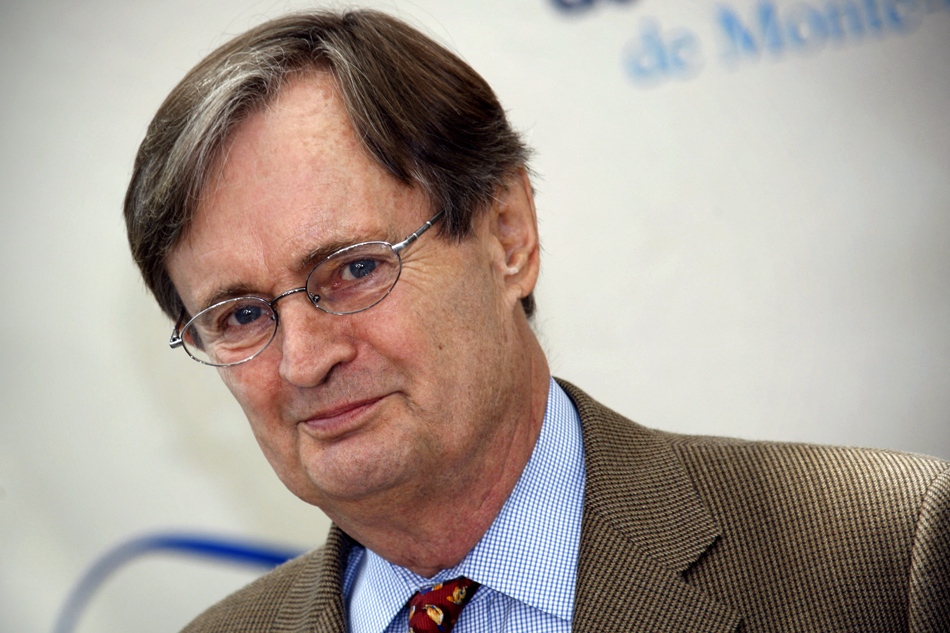  (FILES) US actor David McCallum poses, on June 10, 2009 during a photocall presenting the TV serie 