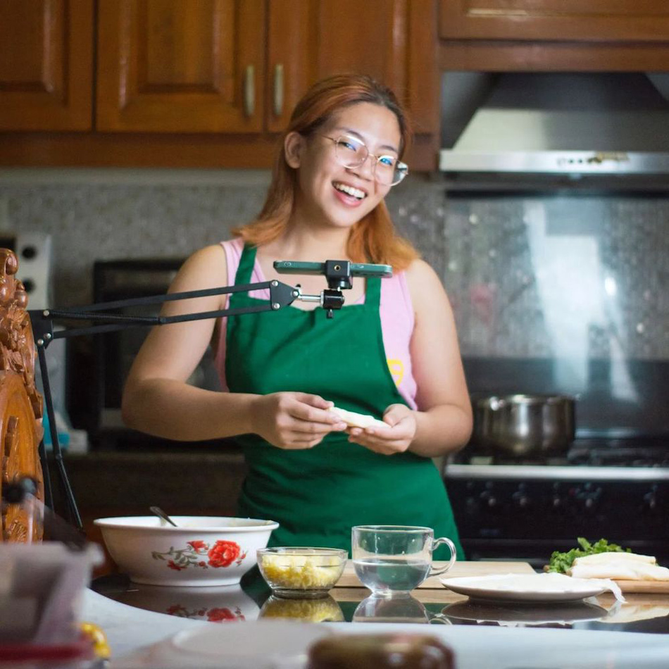 Her prior interest and background in filmmaking from high school proved advantageous in becoming a food content creator. 