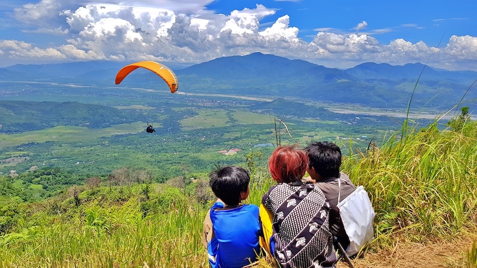 Ambaguio, and the province of Nueva Vizcaya as a whole, have become synonymous with paragliding.