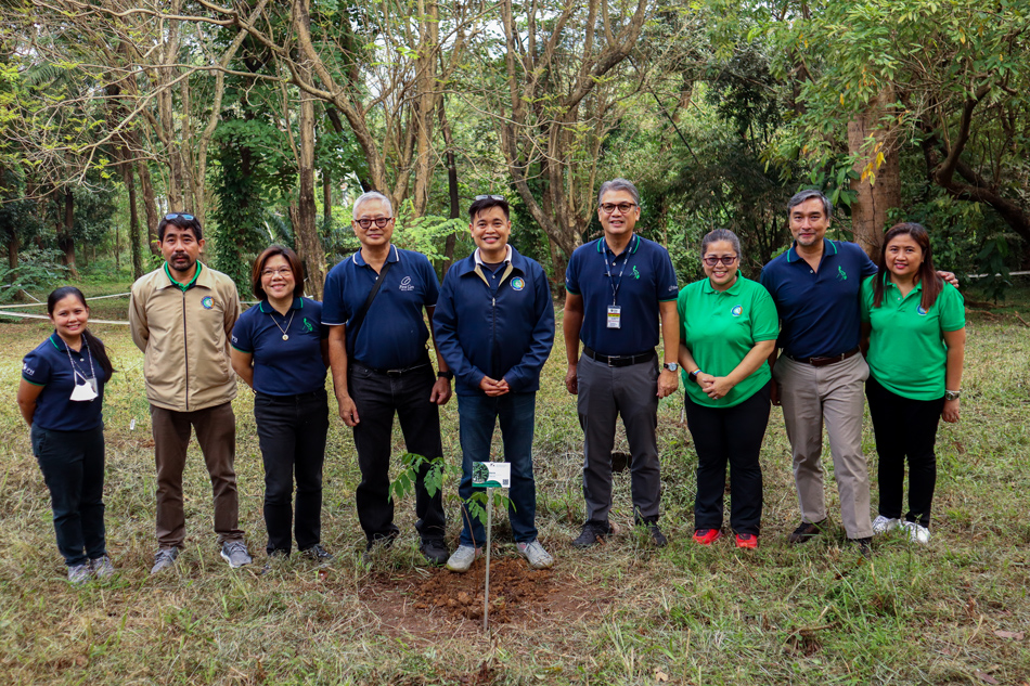 First Gen ink MOA to help LGUs prepare fight against climate change. CCC and First Gen officials conducted a tree-planting activity inside the ELC grounds in Antipolo. Handout