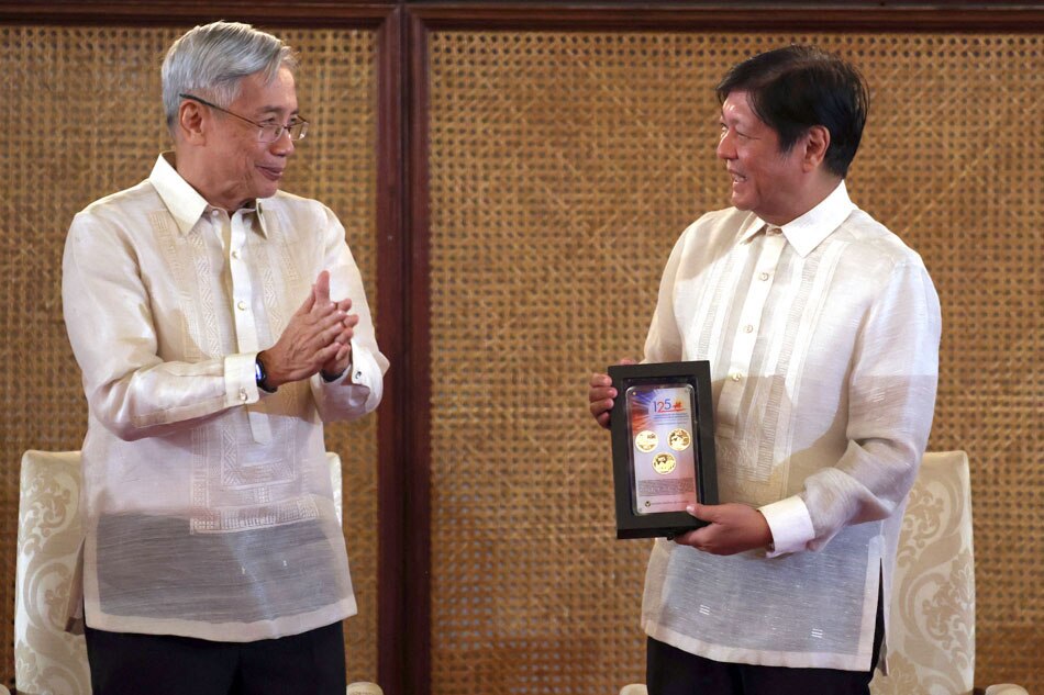 President Ferdinand R. Marcos, Jr. joins BSP Governor Felipe Medalla during the launch of the commemorative coin set for the 125th Anniversary of Philippine Independence and Nationhood (APIN) at the Ceremonial Hall of the Malacañang Palace on June 05, 2023.  KJ Rosales, PPA/pool